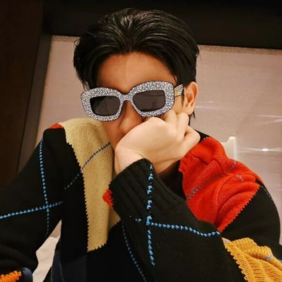 Loewe ANAGRAM LW4114IS Sunglasses – Crystal Studs Blue| Model LW4114IS 90A - Picture 4 of 13